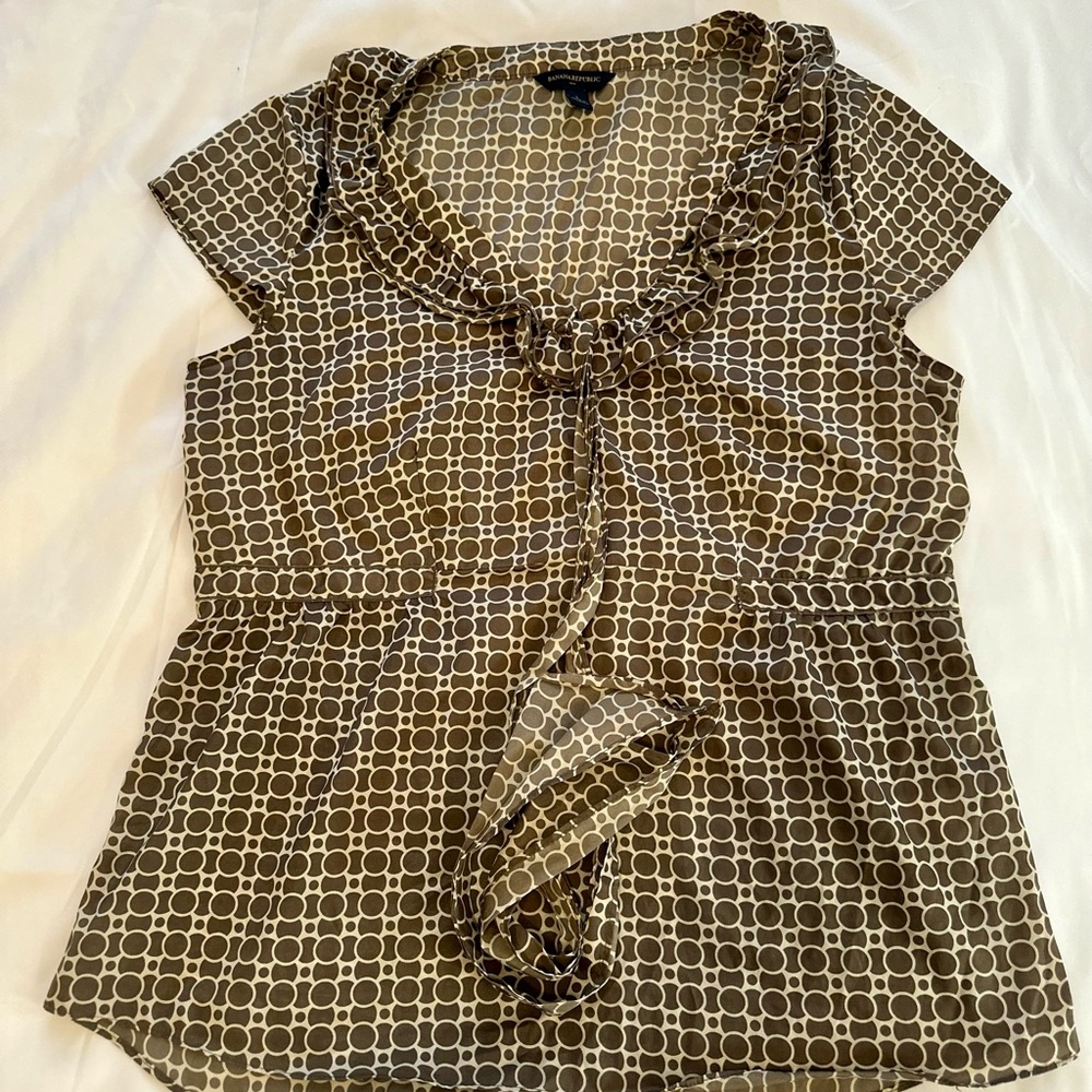 Banana Republic Capsleeve peplum Top with  side zipper